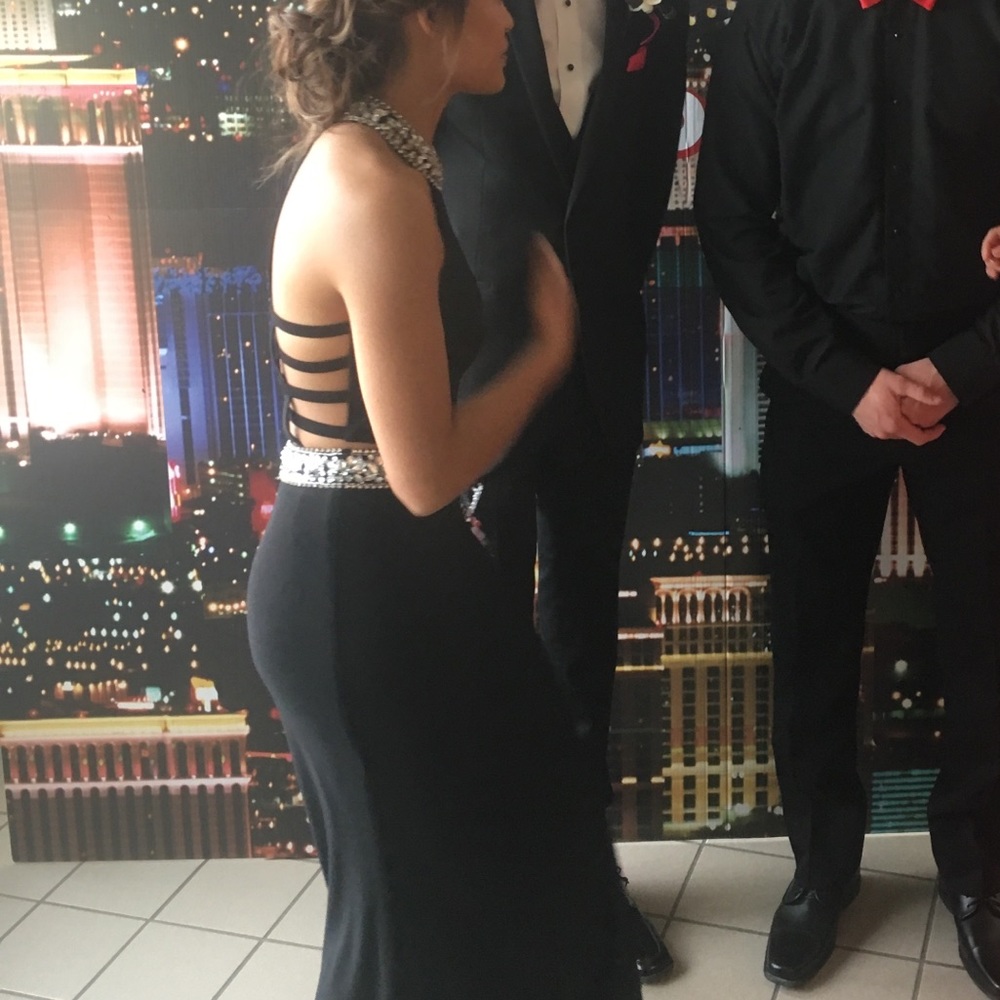 BLACK PROM DRESS - Picture 3 of 4